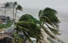 দেশের ১৪ অঞ্চলে ঝড়ের সতর্কতা
