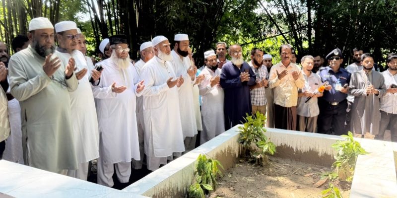 সিলেটে শহীদ সাংবাদিক তুরাবের কবর জিয়ারত করলেন বিরোধী দলীয় নেতা