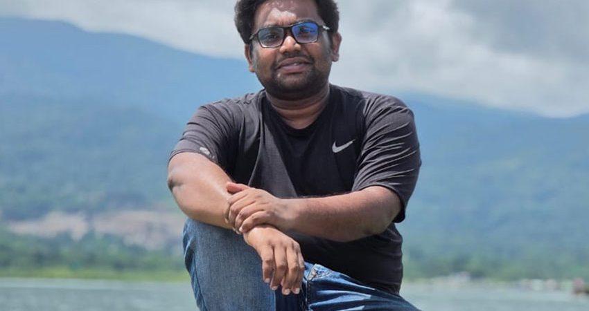 সাদাপাথরে গোসল করতে নেমে পর্যটক নিখোঁজ