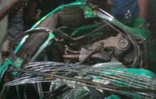 বাসের ধাক্কায় দুমড়ে-মুচড়ে গেল ৬ অটোরিকশা, নিহত ২, আহত ৩০