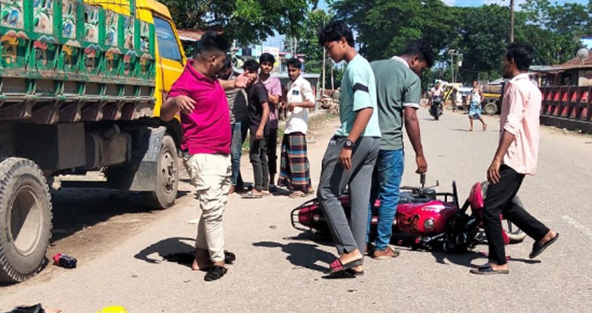জকিগঞ্জে একদিনে দুই সড়ক দুর্ঘটনা, গুরুতর আহত ৪
