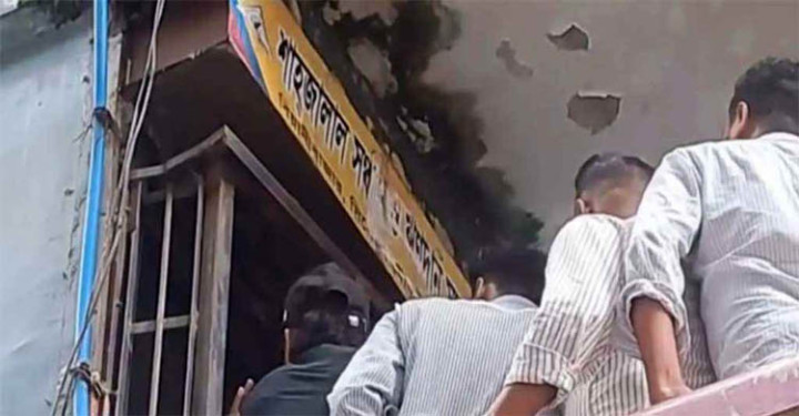 বিয়ানীবাজারে সমবায় সমিতির টাকা নিয়ে উধাও আ.লীগ নেতা, গ্রেফতার ২