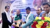 ‘নেলসন ম্যান্ডেলা শান্তি পুরস্কার’ পেলেন চিত্রশিল্পী ও কবি বাইস কাদির