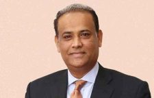 সাবেক ভূমিমন্ত্রীর ফ্ল্যাটে বিলাসবহুল সম্পদের ছড়াছড়ি, যা পাওয়া গেল