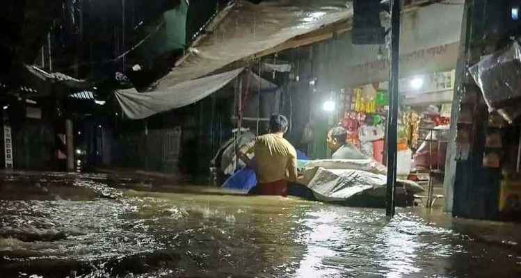 চট্টগ্রামে পানিবন্দি সাড়ে চার লাখ মানুষ