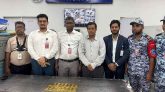 শাহজালাল বিমানবন্দরে ফলের ক্যারেটে মিলল ১৬ কেজি সোনা