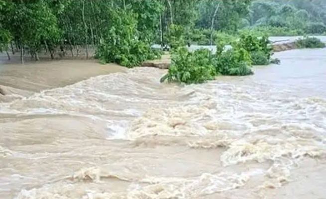 কমলগঞ্জে নদী ভাঙনে ১৫ হাজার মানুষ পানিবন্দি, শাকসবজি ক্ষতিগ্রস্ত