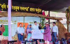 পঞ্চগড়ে কৃষকদের কৃষি ঋণ মওকুফ সনদপত্র প্রদান
