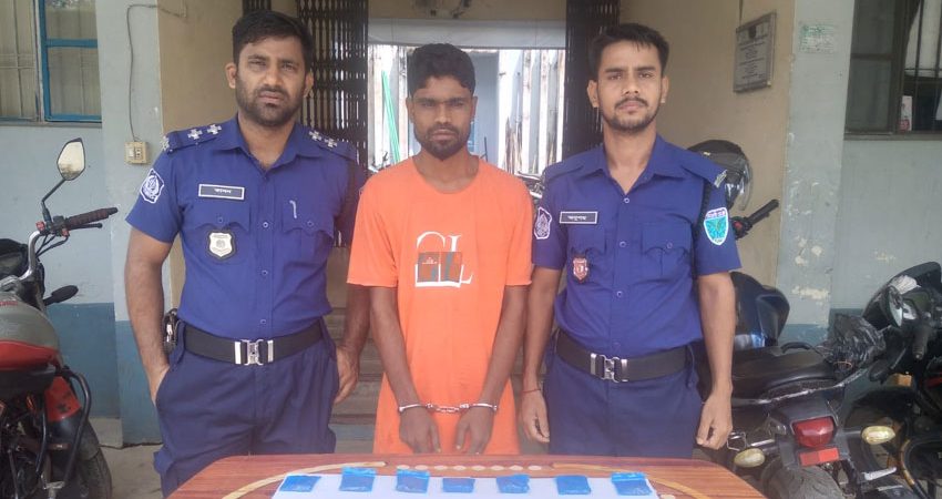 দিরাইয়ে ১৩০৫ পিস ইয়াবাসহ আটক ১