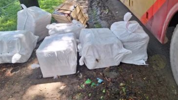 সিলেটে বিপুল পরিমাণ ভারতীয় প্রসাধনী জব্দ, গ্রেপ্তার ২