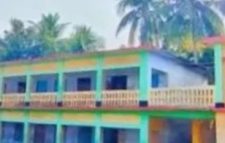 বিদ্যালয়ের বাথরুম থেকে হাত-পা বাঁধা অবস্থায় নবম শ্রেণির ছাত্রী উদ্ধার