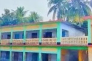 বিদ্যালয়ের বাথরুম থেকে হাত-পা বাঁধা অবস্থায় নবম শ্রেণির ছাত্রী উদ্ধার
