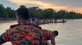 টাঙ্গুয়ার হাওরে হাউসবোট থেকে পড়ে শিশু নিখোঁজ