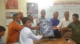 পত্নীতলায় দুদকের অর্থায়নে শিক্ষা উপকরণ বিতরণ