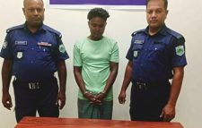 পত্নীতলায় মাদক বিরোধী অভিযানে মাদকসহ আটক ১