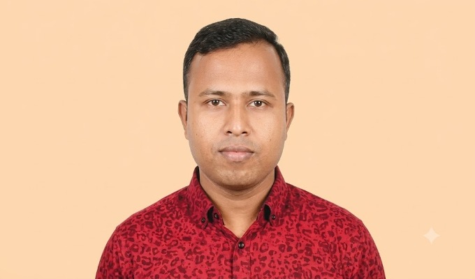 প্রভাষক পরিচয়ে খাতা মূল্যায়ন, আসলে কলেজের অফিস সহকারী!