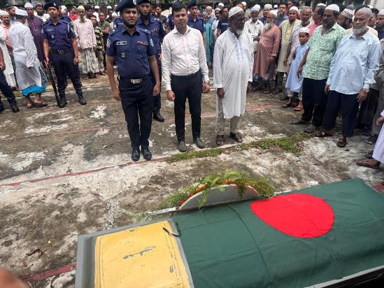 ফেঞ্চুগঞ্জে বীর মুক্তিযোদ্ধা সরদার আজিজকে রাষ্ট্রীয় মর্যাদায় দাফন