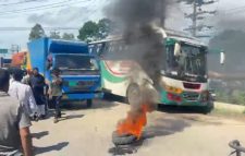 নরসিংদীতে সিএনজি পাম্পে গ্যাস সরবরাহ বন্ধ রাখায় মহাসড়ক অবরোধ