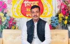 প্রবাসীর স্ত্রীসহ কোটি টাকা নিয়ে পালালেন স্বেচ্ছাসেবক দল নেতা নয়ন মোল্লা