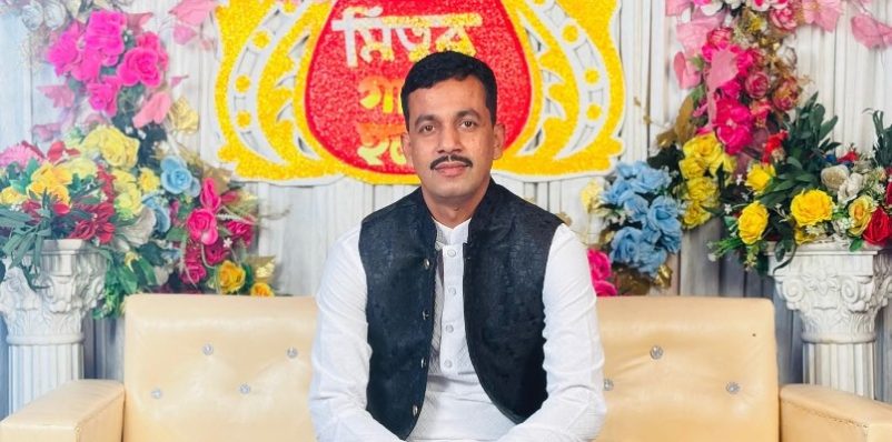প্রবাসীর স্ত্রীসহ কোটি টাকা নিয়ে পালালেন স্বেচ্ছাসেবক দল নেতা নয়ন মোল্লা