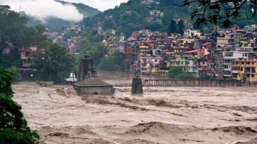 নেপালে ভয়াবহ বন্যা : ৯৫ মৃত্যু, নিখোঁজ তিন শতাধিক পর্যটক