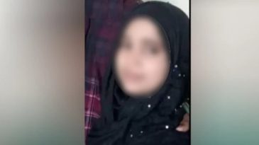 সুনামগঞ্জে ৩ সন্তান রেখে প্রেমিকের বাড়িতে গৃহবধূর অনশন