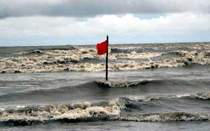 সাগরে লঘুচাপ, সমুদ্রবন্দরে তিন নম্বর সংকেত