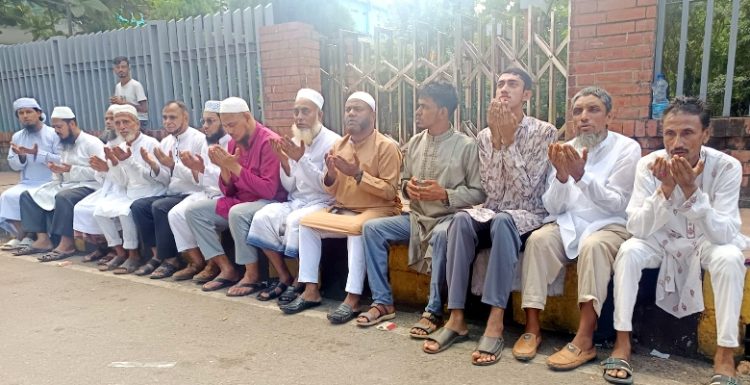 মোনাজাতের মধ্য দিয়ে সিলেটে ‘একতাবদ্ধ সিলেটবাসী’র আত্মপ্রকাশ