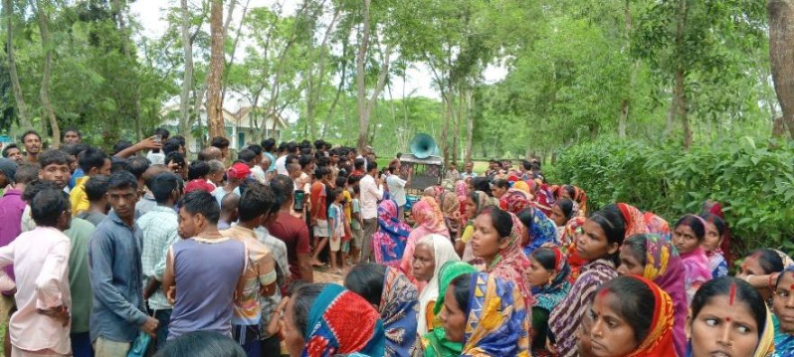 কমলগঞ্জের দেওছড়া চা বাগানে ক্ষুব্দ শ্রমিকদের প্রতিবাদ ও বিক্ষোভ
