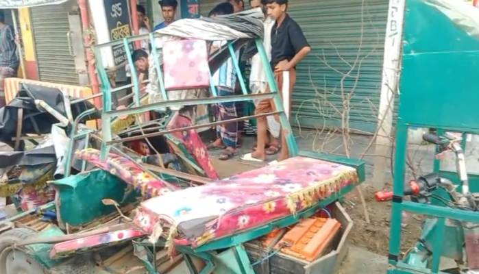 গাজীপুরে ট্রাক চাপায় দুইভাইসহ নিহত ৩, আহত ৩