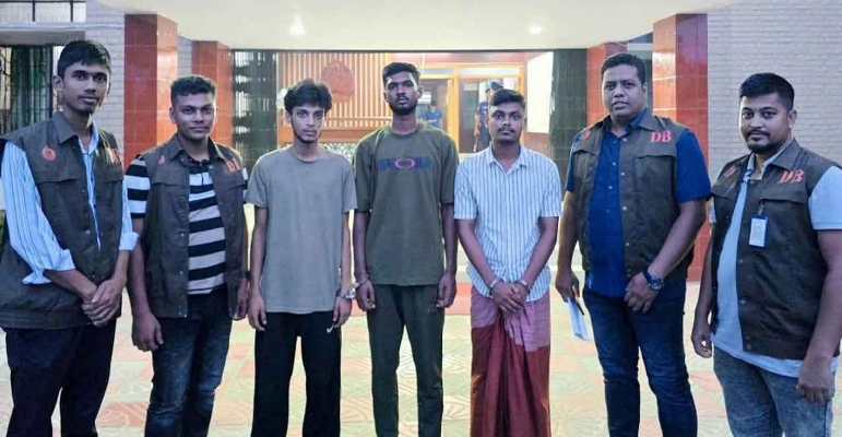 অনলাইনে পণ্য বিক্রির নামে প্রতারণা, ঝিনাইদহে গ্রেপ্তার ৩