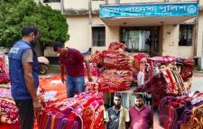 ঈশ্বরগঞ্জে ট্রাকভর্তি ভারতীয় চোরাই মাল জব্দ, আটক ২