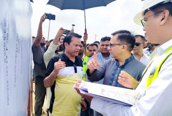 ঢাকা-সিলেট ছয় লেন মহাসড়ক নির্মান প্রকল্প পরিদর্শনে বানিজ্যমন্ত্রী