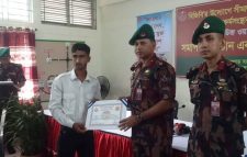 পঞ্চগড়ে যুবকদের স্বাবলম্বী করতে মাসব্যাপী প্রশিক্ষণ ও সনদ বিতরণ