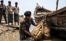 নৌকায় লুকায়িত অবস্থায় মিলল ১৪ লাখ ইয়াবা, আটক ২