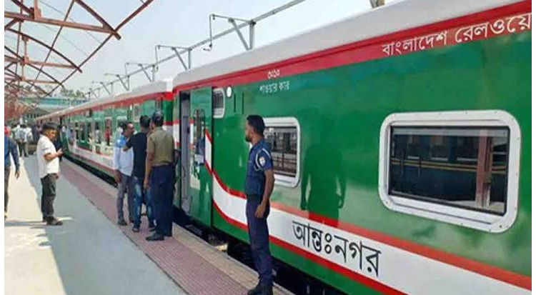 সিলেটে ট্রেনের টিকেট মুহূর্তেই হাওয়া ! জনস্বার্থে মামলা দায়ের : তদন্তে পিবিআই