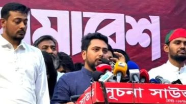 স্বরাষ্ট্রমন্ত্রী ও জ্বালানিমন্ত্রীর পদত্যাগ দাবিতে শাহবাগে এনসিপির গণবিক্ষোভ