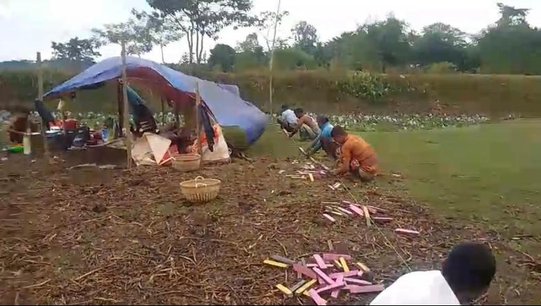 ছাত‌কে পাগনা বড়বিলে ১০ লাখ টাকার মাছ লুটের অভিযোগ