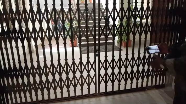 পদত্যাগের দাবীতে চুয়েটে ভিসির ভবনে তালা, বিদ্যুৎ বিচ্ছিন্ন
