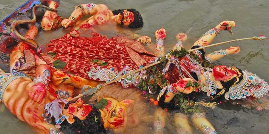 প্রতিমা বিসর্জনের মধ্য দিয়ে শেষ হলো দুর্গাপূজা