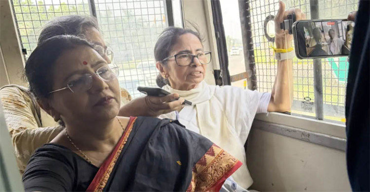 পশ্চিমবঙ্গের সাবেক মুখ্যমন্ত্রী মমতা দিল্লিতে আটক