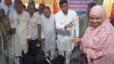 পঞ্চগড়ে দুঃস্থ নারীদের মাঝে ৩৬টি ছাগল বিতরণ