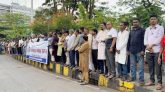 ওসমানী হাসপাতালে সাংবাদিক নির্যাতনের প্রতিবাদে সিলেটে সর্বস্তরের সাংবাদিকদের সমাবেশ